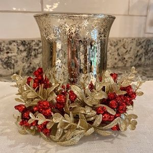 Ganz Kissing Krystals Small Clear Glass Hurricane Candle Holder and Mistletoe Se